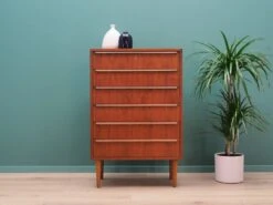 Teak Chest Of Drawers, Danish Design, 1970s, Designer: Ahlström Osakeyhitö 19 Teak Chest Of Drawers, Danish Design, 1970s, Designer: Ahlström Osakeyhitö -Room Fold Zone 9f732707 c6a7 4fee bd1c 0f69d79ece6a