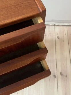 Danish Vintage Chest Of Drawers, Teak, 1960s -Room Fold Zone a01bc852 b7a2 4db1 8d9d fe0b5b5ef6dd