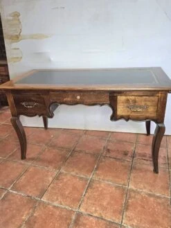 Old Louis XV Style Desk In Solid Oak -Room Fold Zone a0d1f689 3ee0 4089 90db 64194df5e792