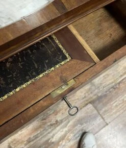 Psyche Dressing Table With Empire Period Mahogany System -Room Fold Zone a342fee2 80b3 4a29 9642 07436b9f1e5d