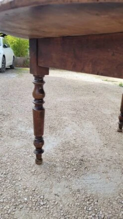 Oval Burgundy Farm Table In Solid Oak 19th -Room Fold Zone a4fa9acb b0a4 406a b2f4 72f504ea9fbe