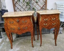 Old Chest Of Drawers In Rosewood Marquetry With Marble And Bronze, Louis XV Style -Room Fold Zone a569b41c ac76 4841 a90f 9b1edb6b4b8a