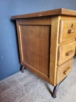 Vintage Schoolmaster Desk From The 1950s -Room Fold Zone a8e50921 6c57 4f5a ad51 99690f7285fe