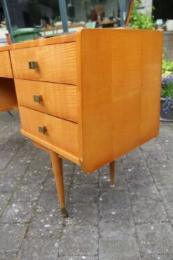 Convenient Dressing Table Sideboard In Varnished Lemon Wood, Circa 1960 -Room Fold Zone a93d4234 cde1 4f4a a006 45aecb28d186