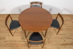 Mid-Century Teak Dining Table And Chairs Set By Hans Olsen For Frem Røjle, Denmark, 1950s, Set Of 5 -Room Fold Zone aab9dba9 a0ce 46f7 988d 57d8aeff5e12