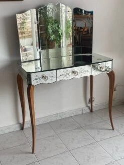 Venetian Dressing Table Mirror 1950s -Room Fold Zone aae9d387 c5d1 42cd 8b24 ef646ebe17a6