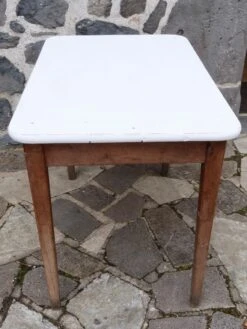 Raw Wood Farm Table And White Top -Room Fold Zone aee7b39c a6a6 415c 81ca 07b74027f3cd