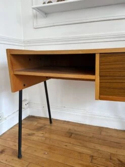 Formica Wood And Metal Desk From The 60s -Room Fold Zone b0f4293b d84d 482f b98a bb2700679e34