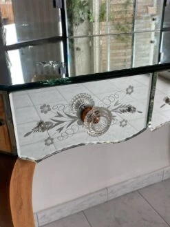 Venetian Dressing Table Mirror 1950s -Room Fold Zone b2d6251b 40d4 4fb3 9dc7 470ee9fbcdcb