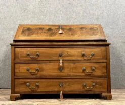 Louis XV Period Scriban Chest Of Drawers In Walnut, Burl And Marquetry Fillets Circa 1750