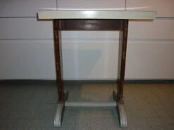 Bistro Table In Wood And Yellow Formica From The 30s/40s 17 Bistro Table In Wood And Yellow Formica From The 30s/40s -Room Fold Zone b6990d25 9766 417a 9cb4 6a9879faacc6