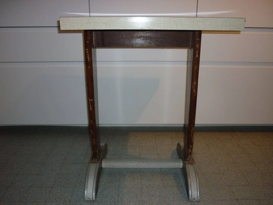 Bistro Table In Wood And Yellow Formica From The 30s/40s 8 Bistro Table In Wood And Yellow Formica From The 30s/40s - Image 6