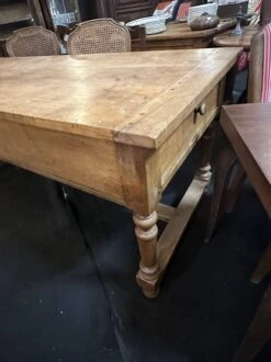 Walnut Farm Table -Room Fold Zone b740621d af2a 4eba b275 a08e2e8b9491