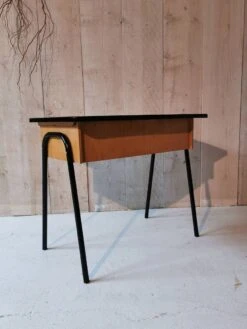 Tubular Desk -Room Fold Zone bdba7c09 5898 49a2 9ed8 3d70348b6441