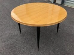 Round Table Charles Ramos -Room Fold Zone bde6f23a 5d93 4c4e a0be 227c485af31f