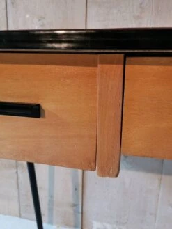 Tubular Desk -Room Fold Zone be15df0b 8b72 4a9c 9a26 f1c9a8be3fd5