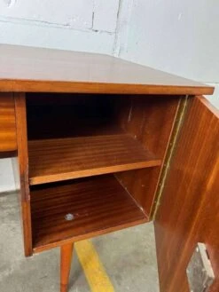 Vintage Wooden Desk/desk -Room Fold Zone c1b4525e 2a4e 484e a064 ed32e06f9ae7