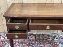 Restoration Desk In Mahogany And Leather Top From The 19th Century -Room Fold Zone c2644ec1 bb2b 4d7d a85e eddf74cafcd2