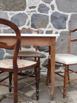 Raw Wood Farm Table And White Top -Room Fold Zone c4bbd35b 056b 4de8 94e9 d45853ce96f9