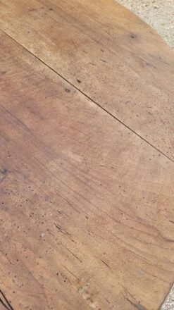 Oval Burgundy Farm Table In Solid Oak 19th -Room Fold Zone c548a489 994a 45f0 bd01 fe99ab322700