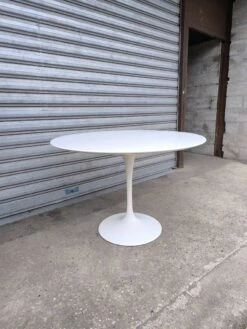 Knoll Table By Eero Saarinen 19 Knoll Table By Eero Saarinen -Room Fold Zone c8e24fac 56ac 457b a582 b41ba379616b