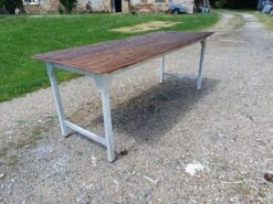 Industrial Table In Aluminum And Wood -Room Fold Zone c976596b 85bd 4702 8d8c 0098dec07bd3