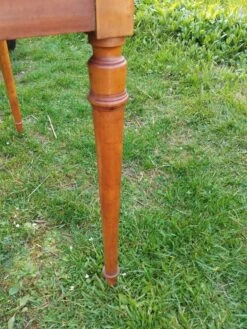 Antique Louis XVI Style Dressing Table -Room Fold Zone ca58533e d007 4b29 a60d 08633bf33e29