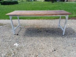 Industrial Table In Aluminum And Wood -Room Fold Zone caaaf5a8 2f02 411a a9fb d18c11070813