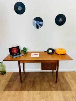 Scandinavian Desk Gunnar Tibergaard 1960s -Room Fold Zone cafd4856 3cdd 4e8f 99a0 a0db65ab5433