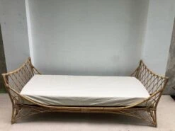 Rattan Bed Bench -Room Fold Zone cb50c84f db61 4f05 88d6 e522ea58cc78