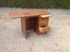 Vintage Desk From The 1950s, Medium Oak -Room Fold Zone cc121b22 c021 47ff a437 7eba35ca00b5