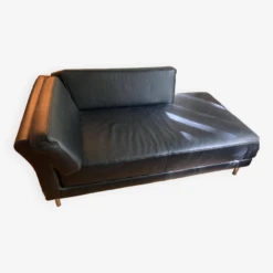 Leather Daybed -Room Fold Zone cdc8f78e 57a3 4e2a 837b b8cf70f10599
