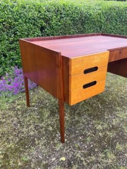 Scandinavian Desk From The 60s In Teak -Room Fold Zone d1df39b7 7a21 4e35 b99b 3c5d06df5a8b