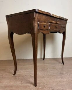 Louis XV Style Dressing Table In Walnut Stained Wood -Room Fold Zone d3255427 0338 40c9 b742 534c02e230e2