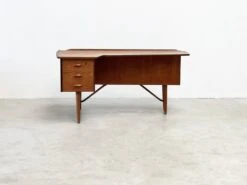 Boomerang Double Sided Desk By Peter Løvig Nielsen -Room Fold Zone d32fac63 03b1 40d3 80e0 337b8e8bcb34