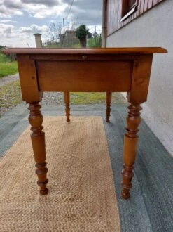 Leather Top Desk, 2 Extensions -Room Fold Zone d470ece0 ec2c 43e7 99a3 52b9fd119b35