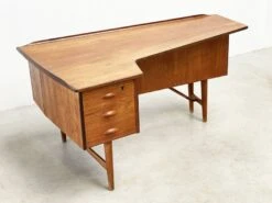 Boomerang Double Sided Desk By Peter Løvig Nielsen -Room Fold Zone d4c52515 68f8 44a1 98ce 8061d692b686