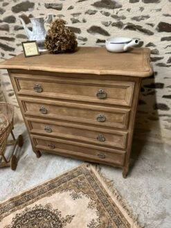 Old Chest Of Drawers In Raw Wood 22 Old Chest Of Drawers In Raw Wood -Room Fold Zone d53e4081 901b 42c1 b5d1 d0451a1fe283