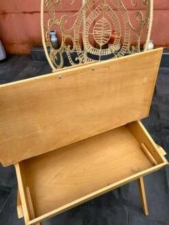 Children's Desk With Compass Feet -Room Fold Zone d856281e 2283 464d ba27 73c1b9bbbbac