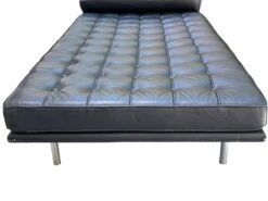 Barcelona Daybed By Ludwig Mies Van Der Rohe Bauhaus For Knoll, 1970 -Room Fold Zone d9266901 5f25 444c b1bc e0392436de43