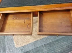 Leather Top Desk, 2 Extensions -Room Fold Zone d9f5cae9 35ef 42dc 8f8b 943afe3f4c3d