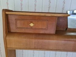 Sideboard, Dressing Table -Room Fold Zone da7154b2 8d9b 4fc7 9e3d 13e026e29139