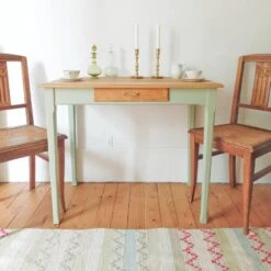 Small Old Farm Table -Room Fold Zone dca8149f 9918 47f7 bdd7 3b20957941f7