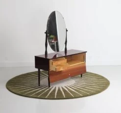 Small Vintage Dressing Table, Circa 60 -Room Fold Zone dcbd3f4c 7138 4191 a01e 992a4fd94a25