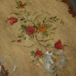 Small Lacquered Venetian Commode From The 20th Century -Room Fold Zone dd4dd149 5bb3 41eb b068 a8111dd3e575