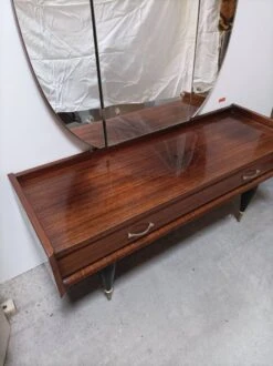 Triptych Dressing Table -Room Fold Zone dd650485 2e43 46b4 96fd 16a5be805490