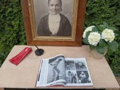 Office Table -Room Fold Zone ddaa4e96 f985 48e5 9909 31a254f66a5f