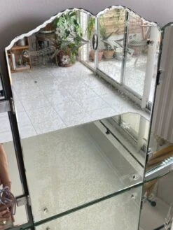 Venetian Dressing Table Mirror 1950s -Room Fold Zone ddfaf68b 1ea2 43a7 8540 9f68d82c4ce0