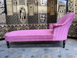Meridian Toad Napoleon III Pink Velvet -Room Fold Zone ddfd8a27 cc1c 4e2e 8955 03a33fd760fd