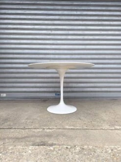 Knoll Table By Eero Saarinen 28 Knoll Table By Eero Saarinen -Room Fold Zone e57684ab c390 45e8 8409 9830e428eed9